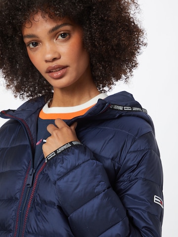 Regular Veste mi-saison Tommy Jeans en bleu