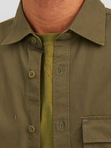 JACK & JONES Comfort fit Button Up Shirt in Green