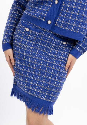 faina Rok in Blauw