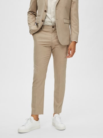 SELECTED HOMME Slim fit Pleated Pants in Beige: front