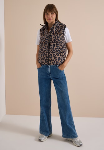 CECIL Vest in Brown