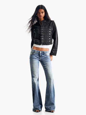 Bershka Flared Jeans i blå