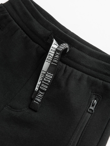 Cool Club Regular Housut värissä musta