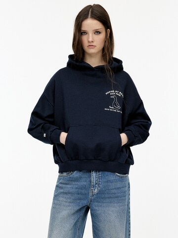Sweat-shirt 'DUCK' Pull&Bear en bleu : devant