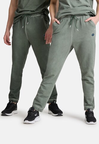 ARENA Regular Workout Pants 'ICONS' in Green: front