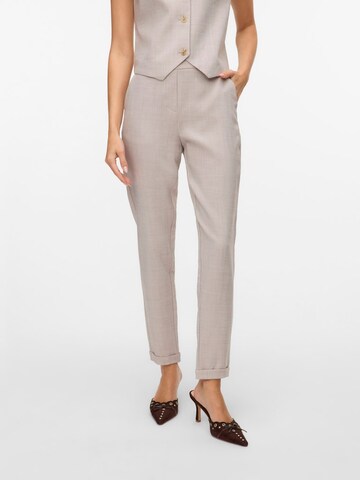 VERO MODA Tapered Trousers 'VMCASSIDY' in Grey: front