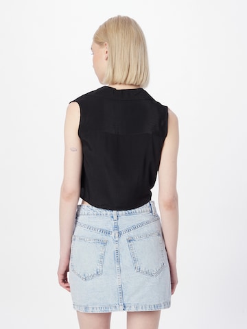 ABOUT YOU Blouse 'Vicky Shirt' in Zwart