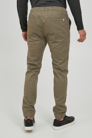 Regular Pantalon chino 'Louis' 11 Project en vert