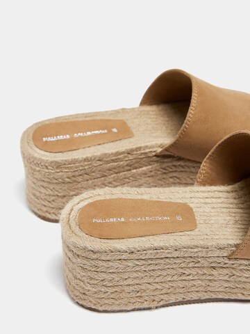 Pull&Bear Pantolette in Braun