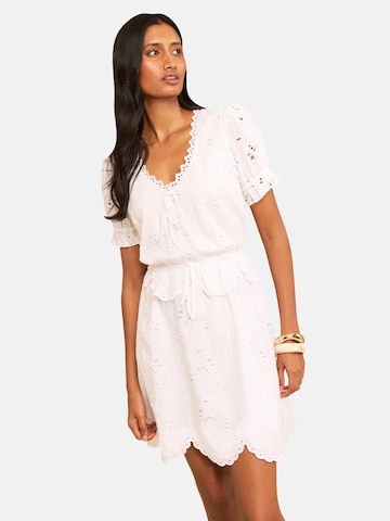 Robe d’été love & roses en blanc : devant