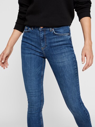 PIECES Skinny Jeans 'Delly' in Blau