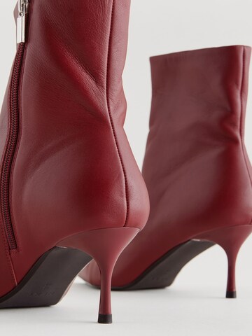 Next Bootie in Red