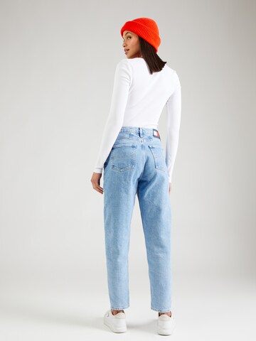 Tommy Jeans Loose fit Jeans 'MOM JeansS' in Blue