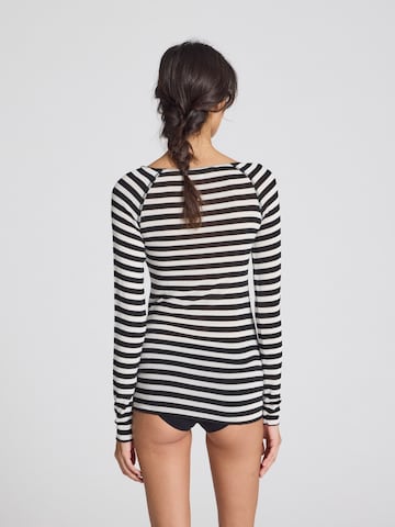 Maglietta 'Amalie Stripe' di Gai+Lisva in bianco