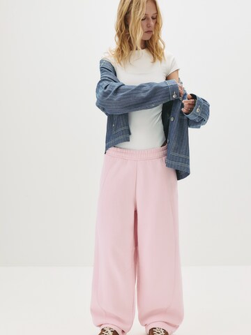 Pull&Bear Široke hlačnice Hlače | roza barva