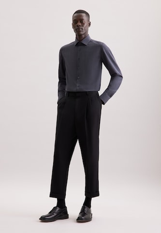 Coupe slim Chemise business 'Schwarze Rose' SEIDENSTICKER en gris