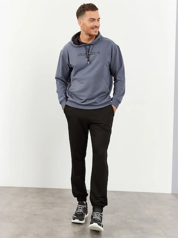 Tommy Life Sweatsuit in Grey