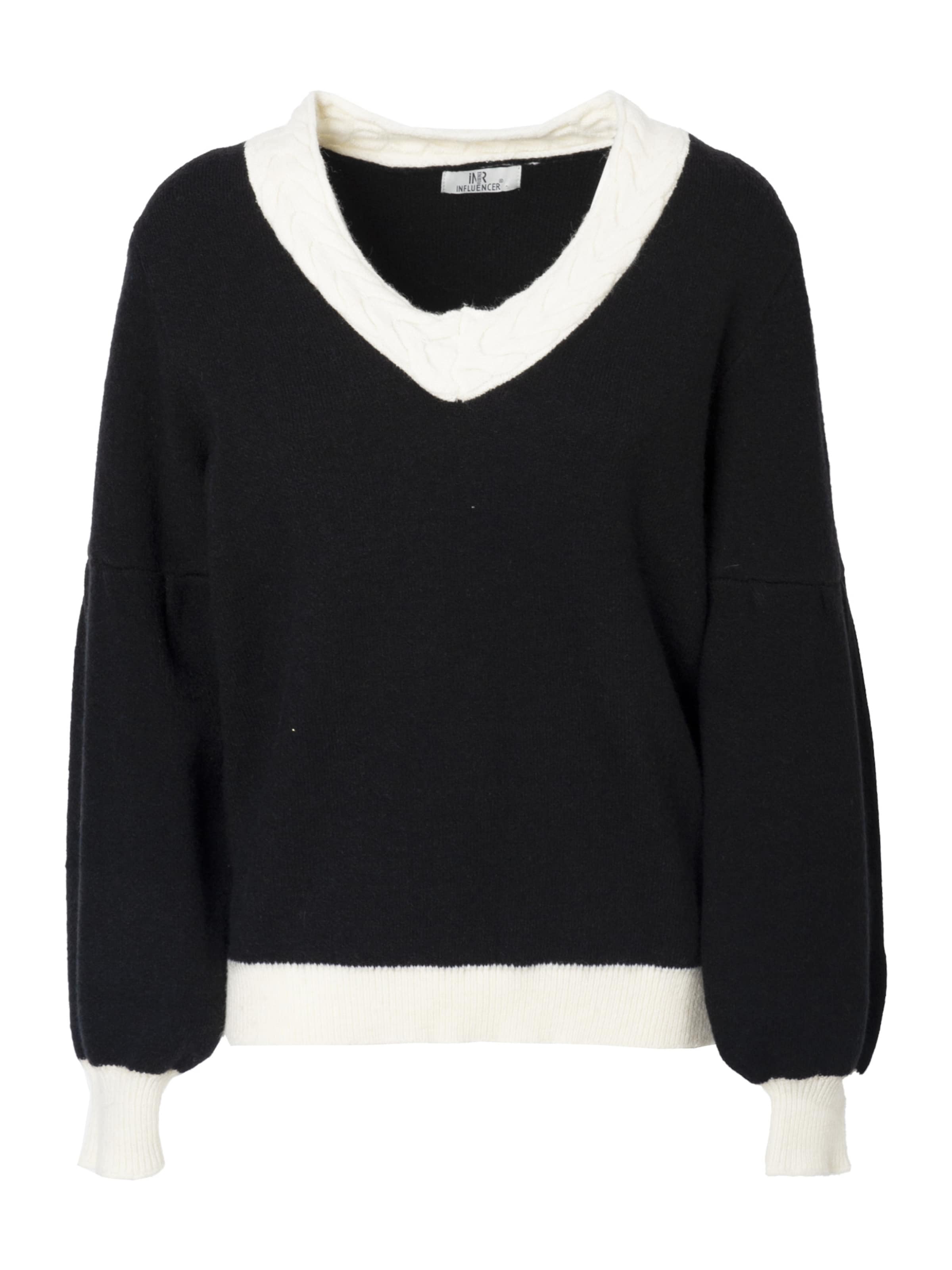 Influencer Sweater in Black: front