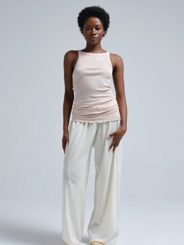 Seamless Basic Toppi 'Silky Daze' värissä beige