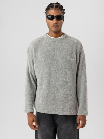 Dandalo Pullover 'Kayan' in Grau: Vorderseite