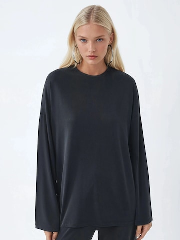 Busem Shirt in Grijs: voorkant