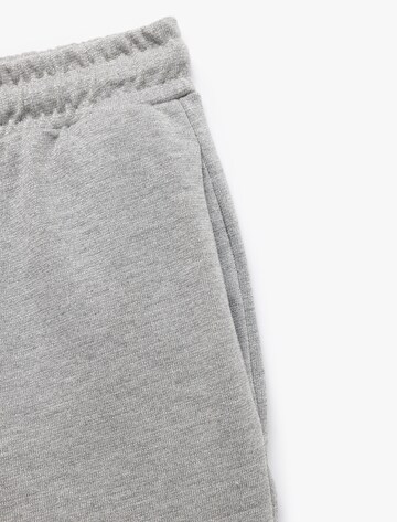 Koton Slim fit Trousers in Grey