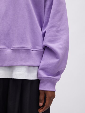 EDITED Sweatshirt 'Emielia' i lila