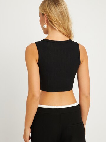 Top de la Cool & Sexy pe negru