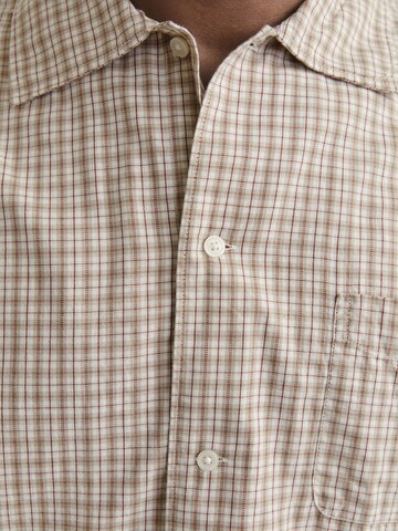 JACK & JONES Comfort fit Button Up Shirt in Beige