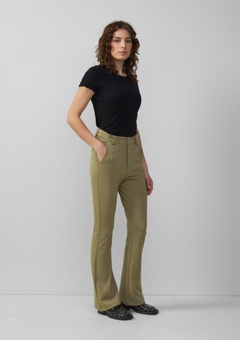 QS Boot cut Chino trousers in Green: front