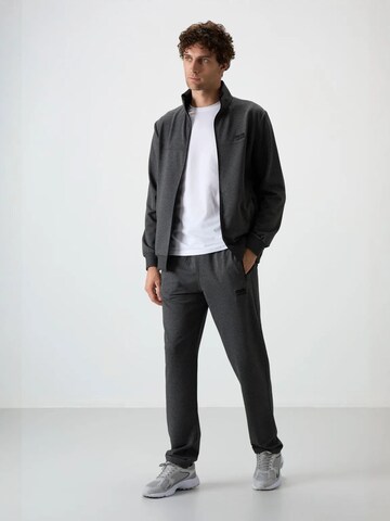 Tommy Life - Fato de jogging em cinzento