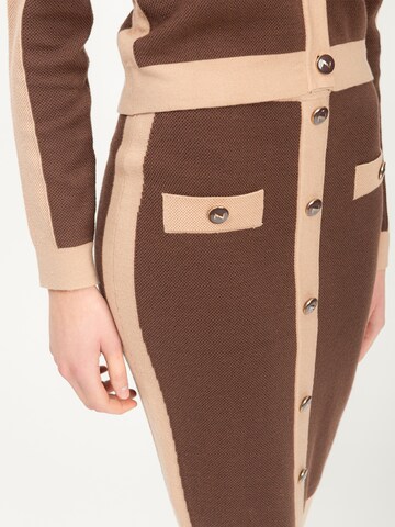 Influencer Rock in Braun