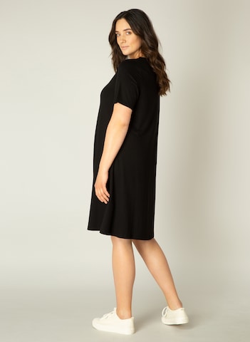 BASE LEVEL CURVY Kleid 'Abernathy' in Schwarz