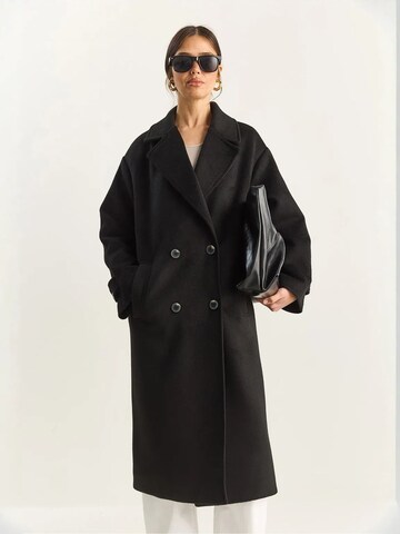 Bianco Lucci Tussenmantel in Zwart: voorkant