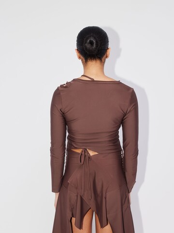 ABOUT YOU REBIRTH STUDIOS Shirt 'Livia' in Brown