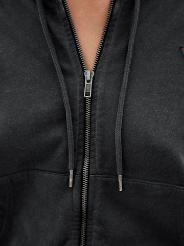GUESS Sweatjacke in Grau