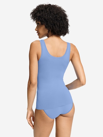 Haut Hanro en bleu