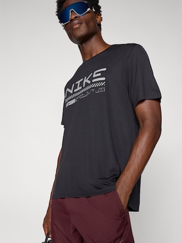 NIKE Funktsionaalne särk 'WINTER MILER', värv must