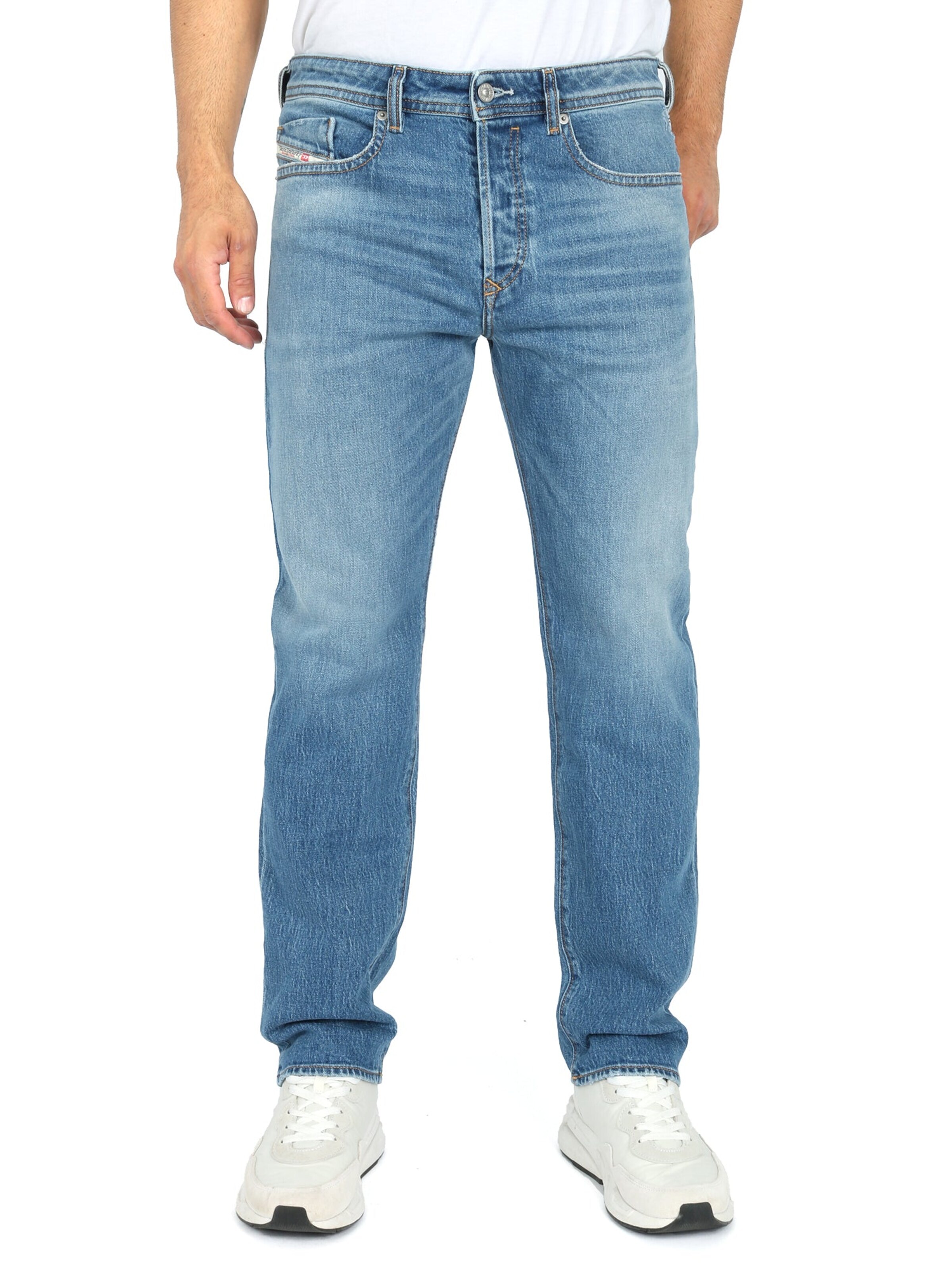 DIESEL Tapered Jeans 'BUSTER-X' in Blue: front