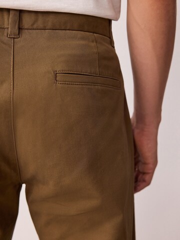 Next Обычный Брюки-чинос в Коричневый