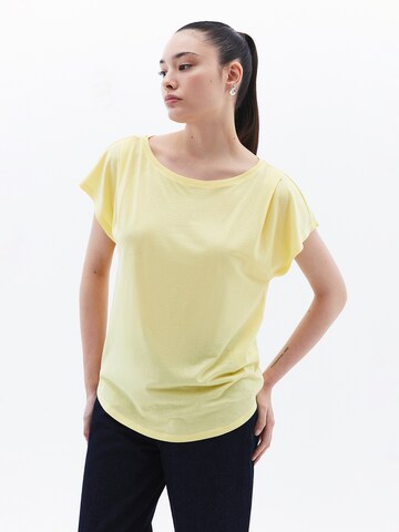 OXXO Shirt in Yellow