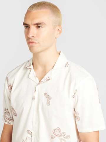 Fit confort Chemise HOLLISTER en blanc