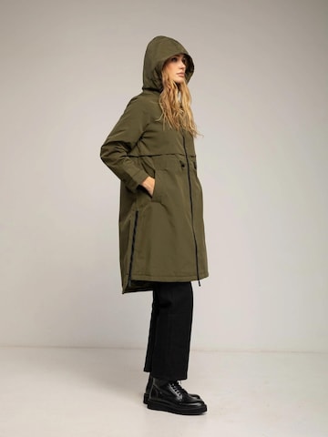 Giacca di mezza stagione 'Gabardina larga con capucha, cierre de cremallera y ajustable en la cintura' di Tantra in verde