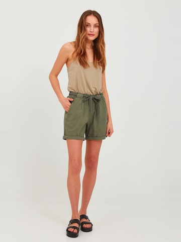 Loosefit Pantalon à pince 'OXLina' Oxmo en vert : devant