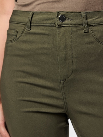 PIECES Skinny Farkkuleggingsit 'HIGHSKIN' värissä vihreä