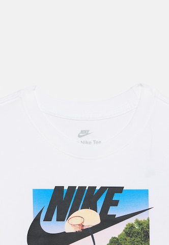 Nike Sportswear Тениска в бяло: отпред
