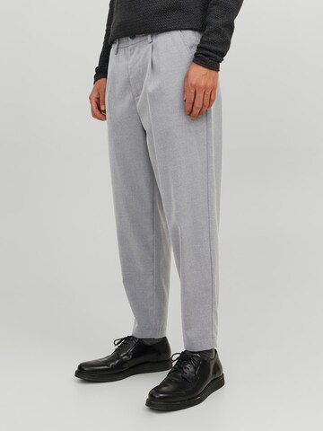 Loosefit Pantaloni eleganți 'Karl' de la JACK & JONES pe gri