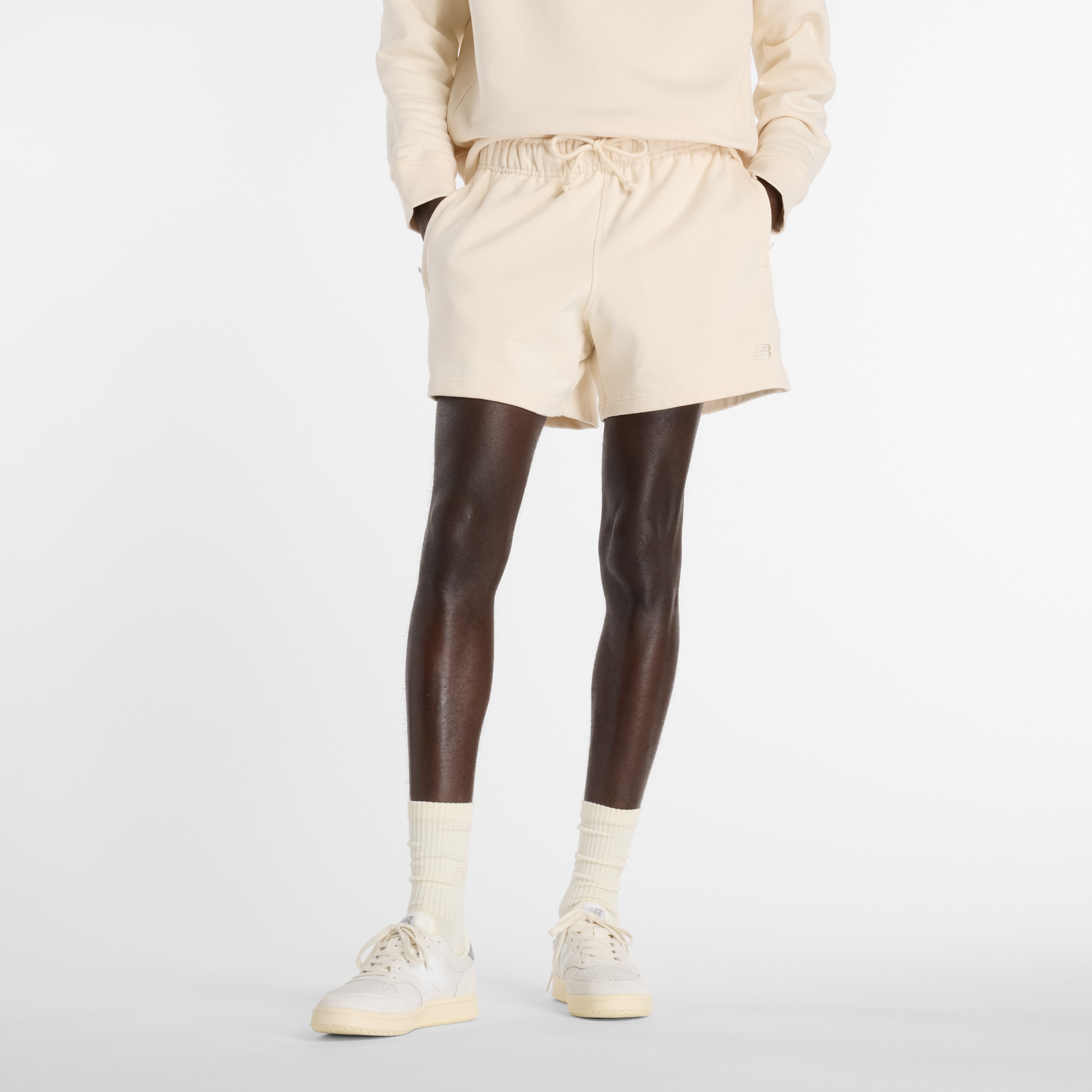new balance Loosefit Shorts in Beige: Vorderseite
