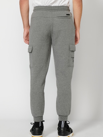 Effilé Pantalon cargo KOROSHI en gris