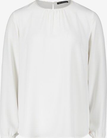 Betty Barclay Blouse in White: front